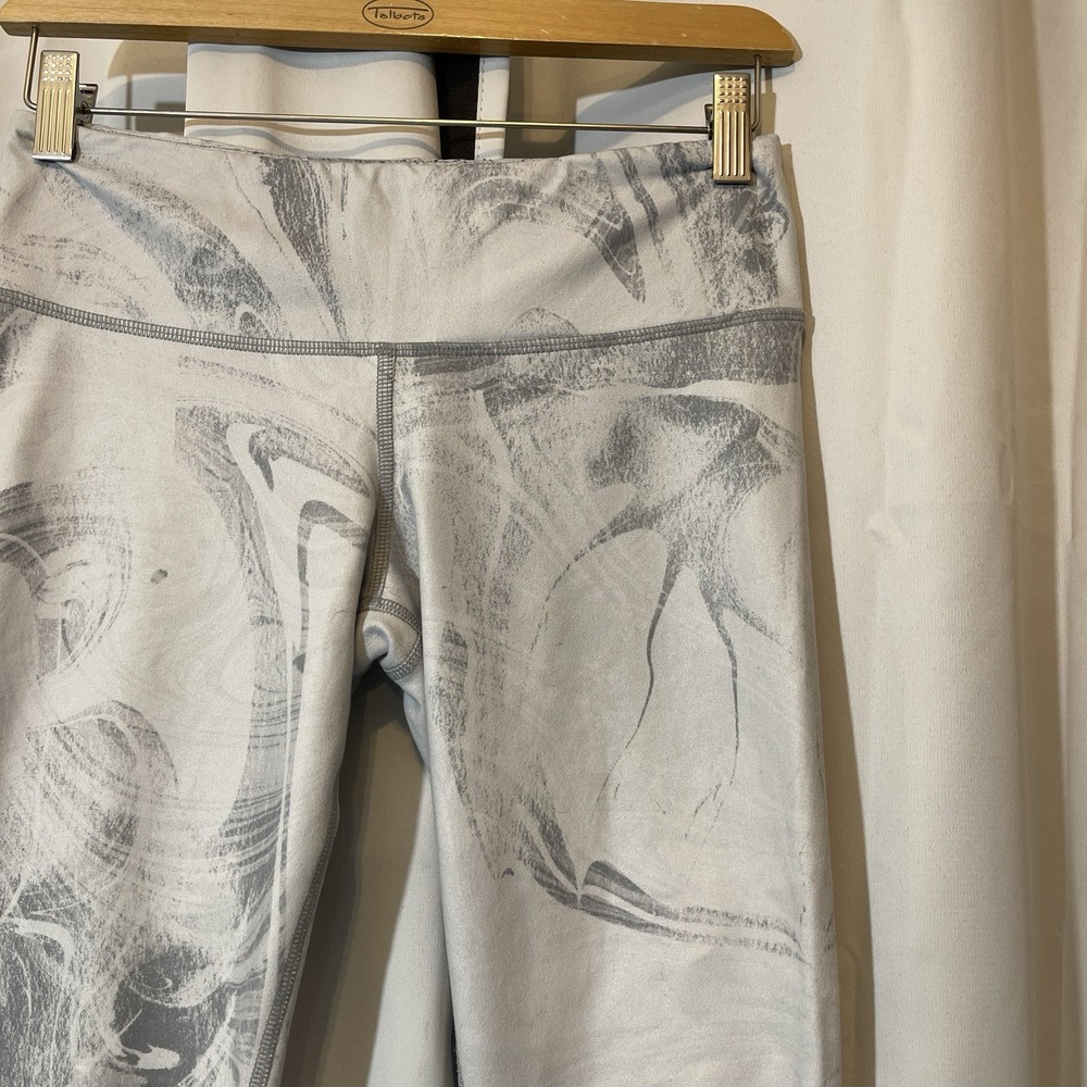Alo Pants Women's Small Airbrush Marbled White Gray Leggings High‎ Waist